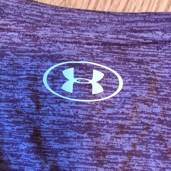 WOMEN’S MEDIUM UNDER ARMOUR SHIRT! - Picture 5 of 8
